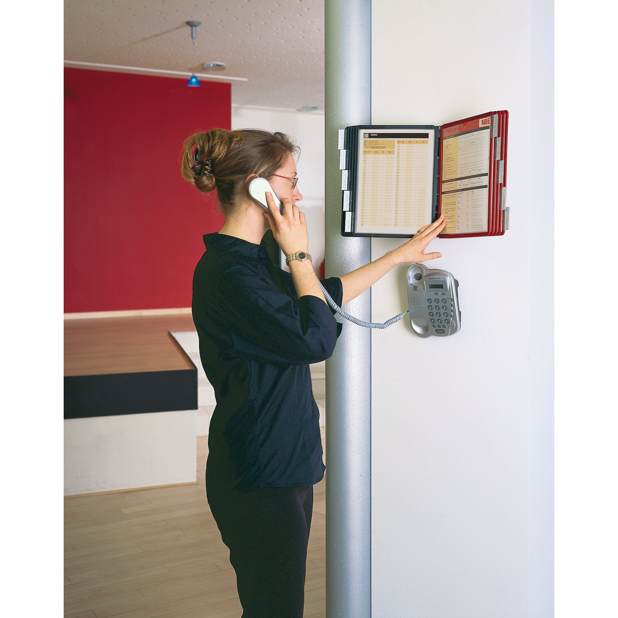 Durable Sichttafelständer SHERPA® MOTION TABLE 10, DIN A4