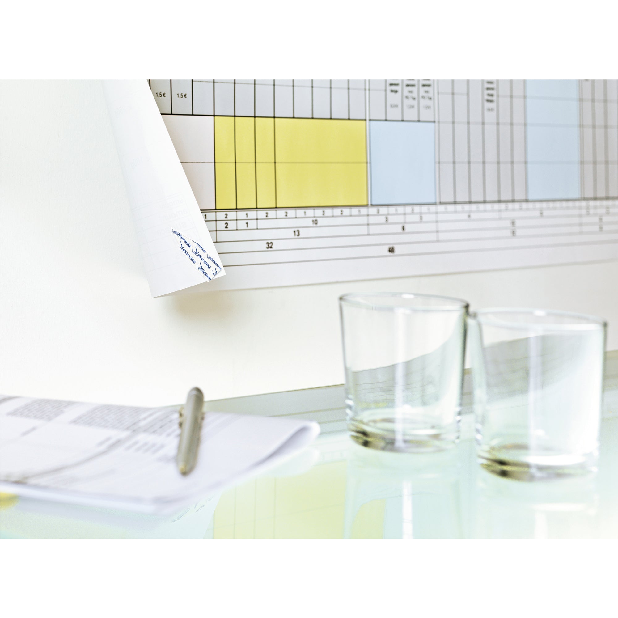 tesa Klebepad Powerstrips® Poster