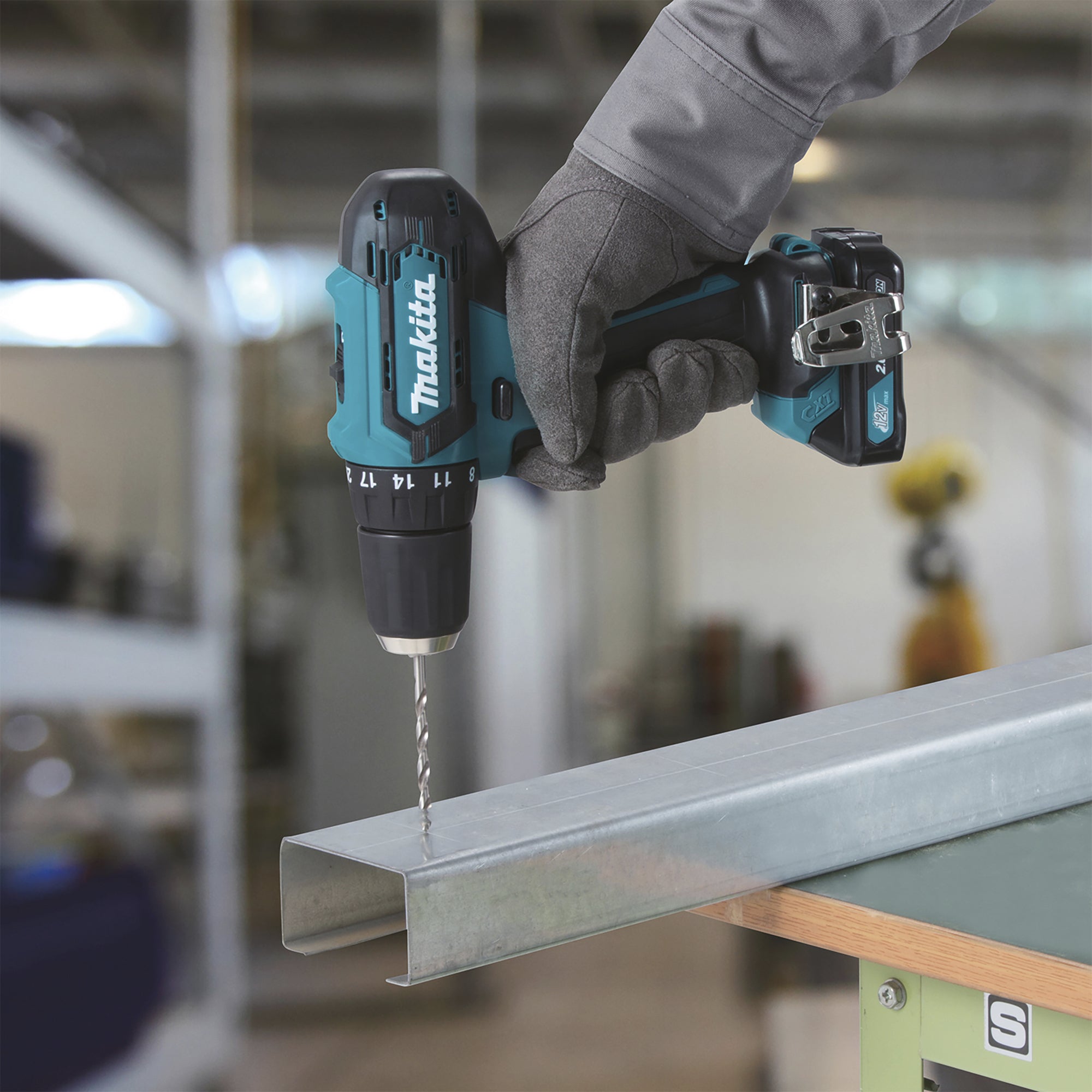 Makita Schlagbohrmaschine HP333D