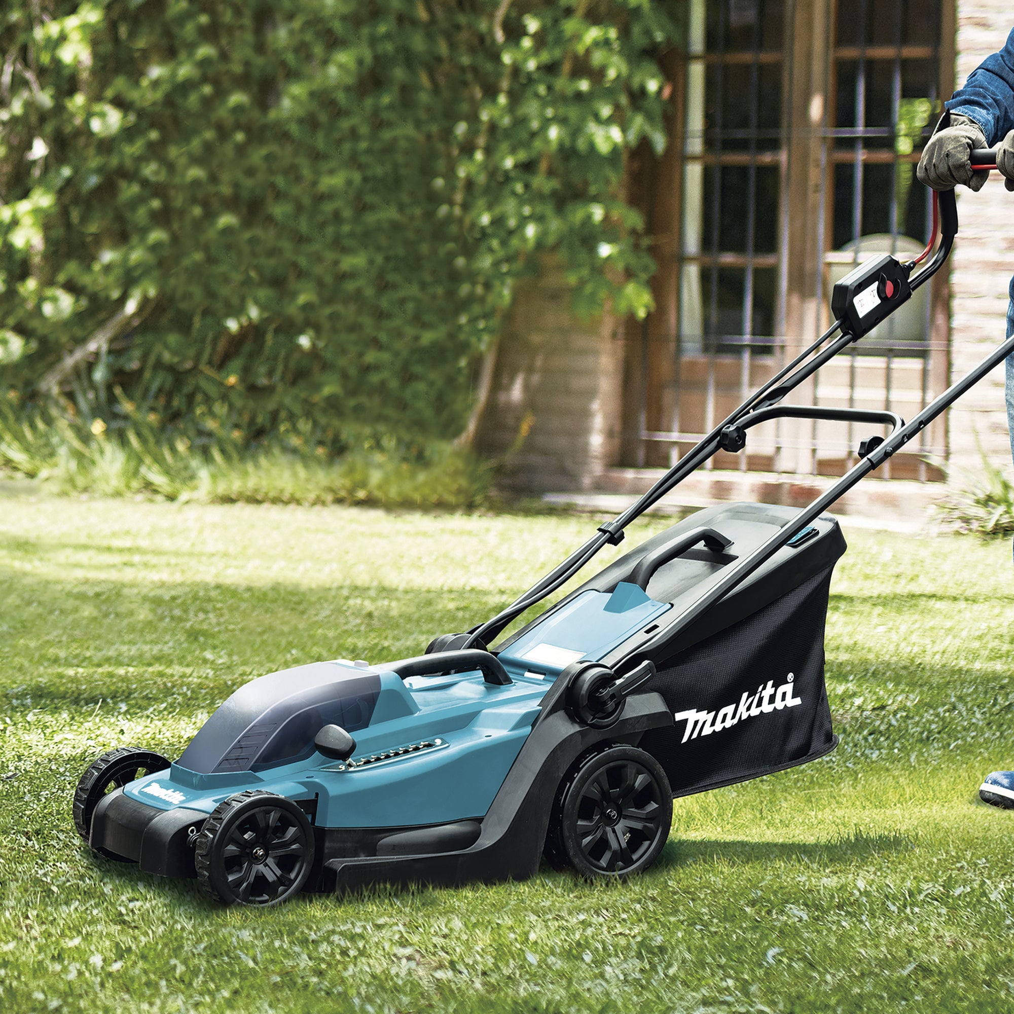 Makita Rasenmäher DLM330