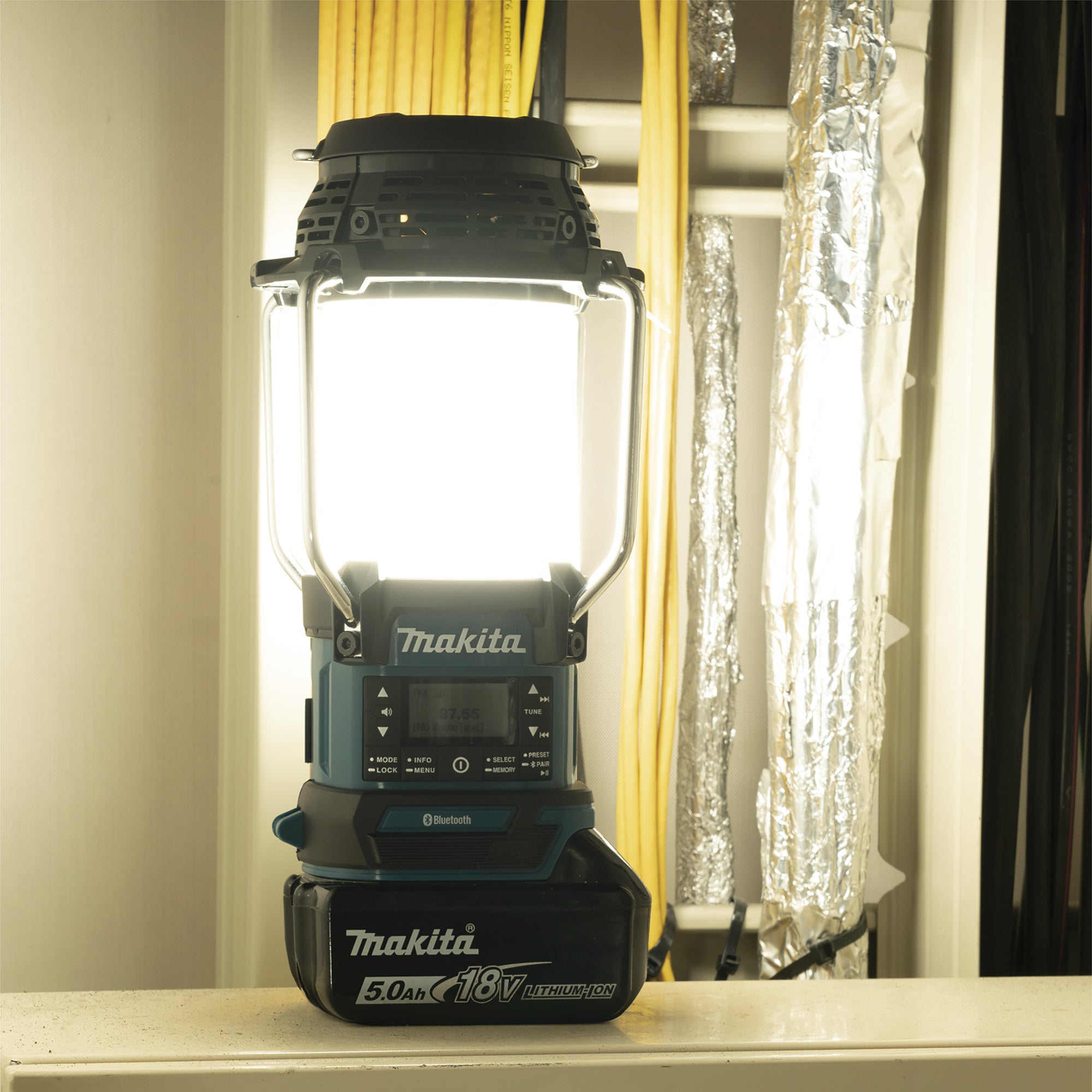 Makita Baustellenradio DMR056