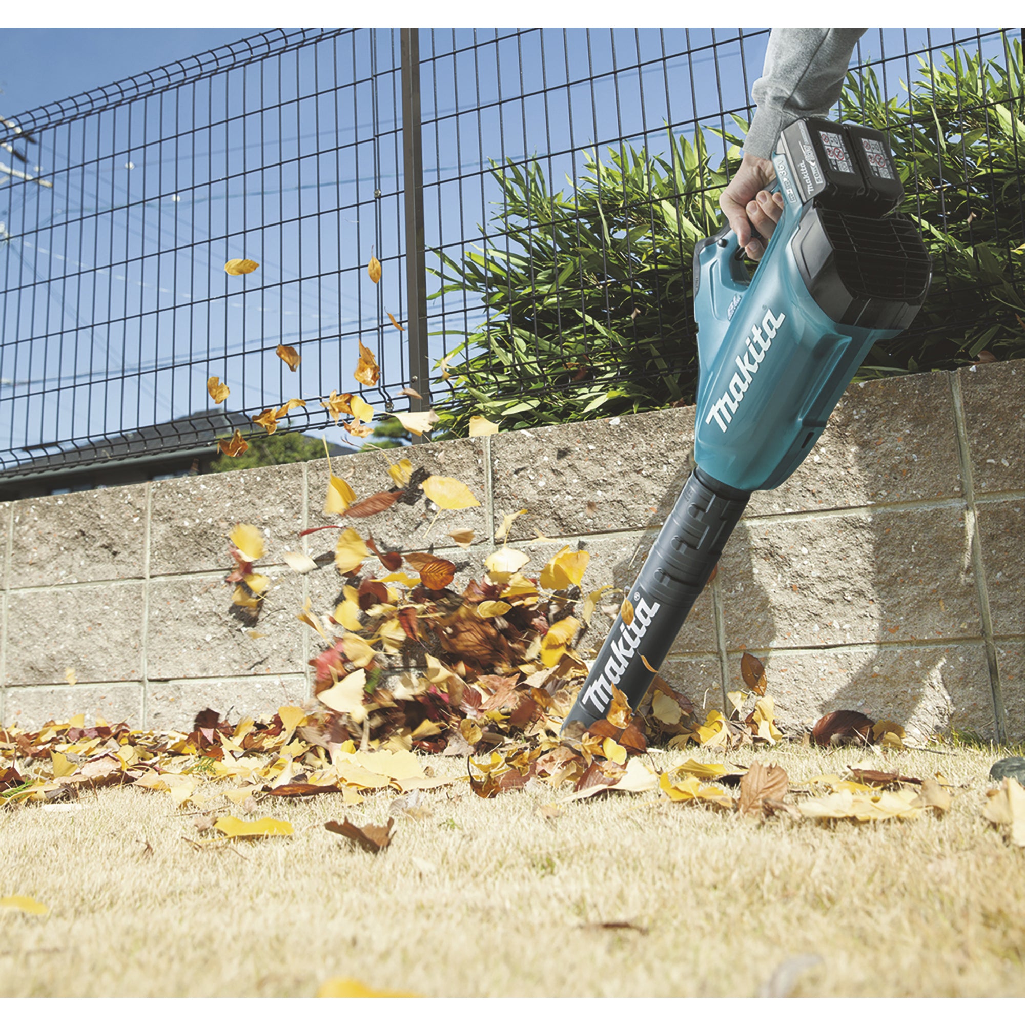 Makita Laubbläser DUB362