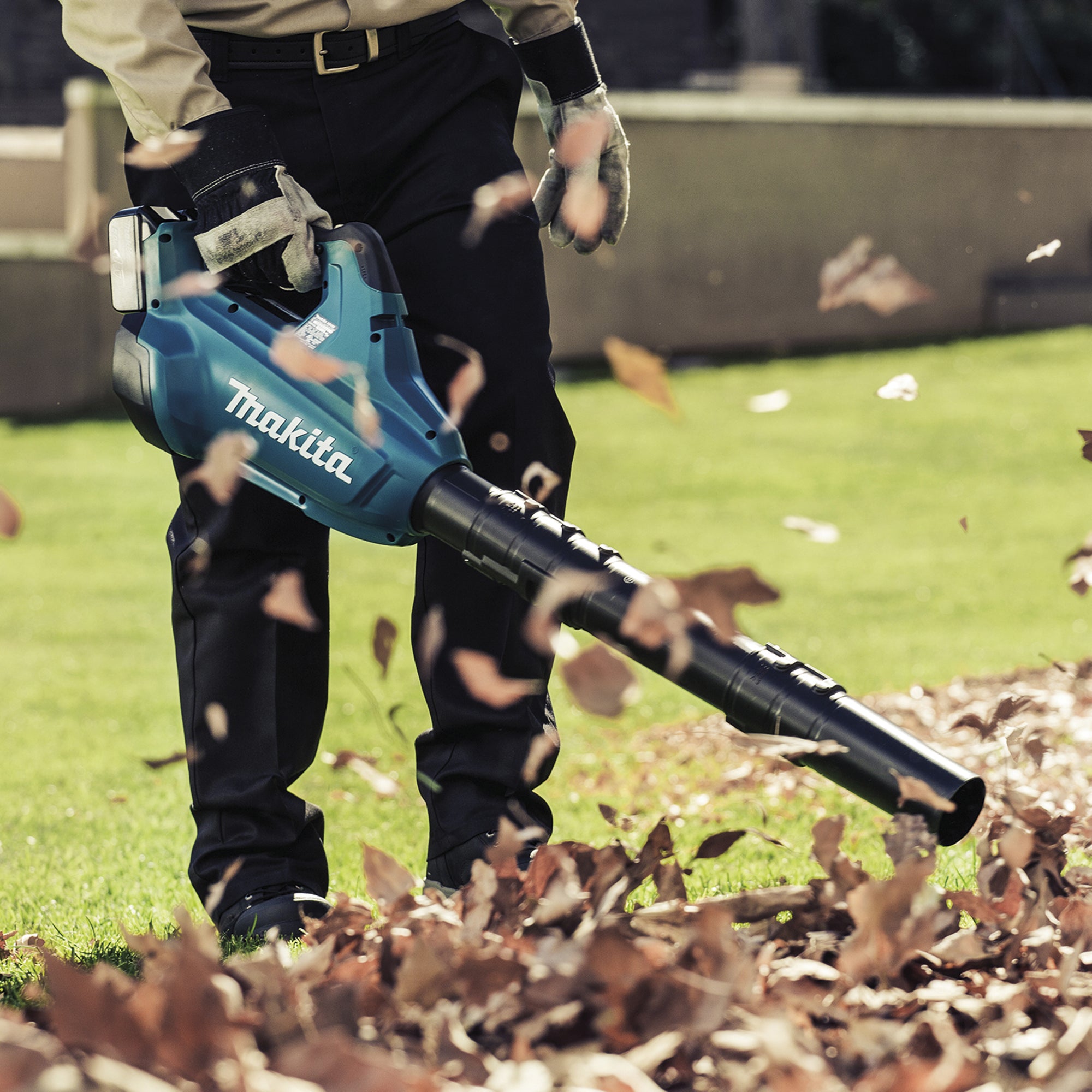 Makita Laubbläser DUB362